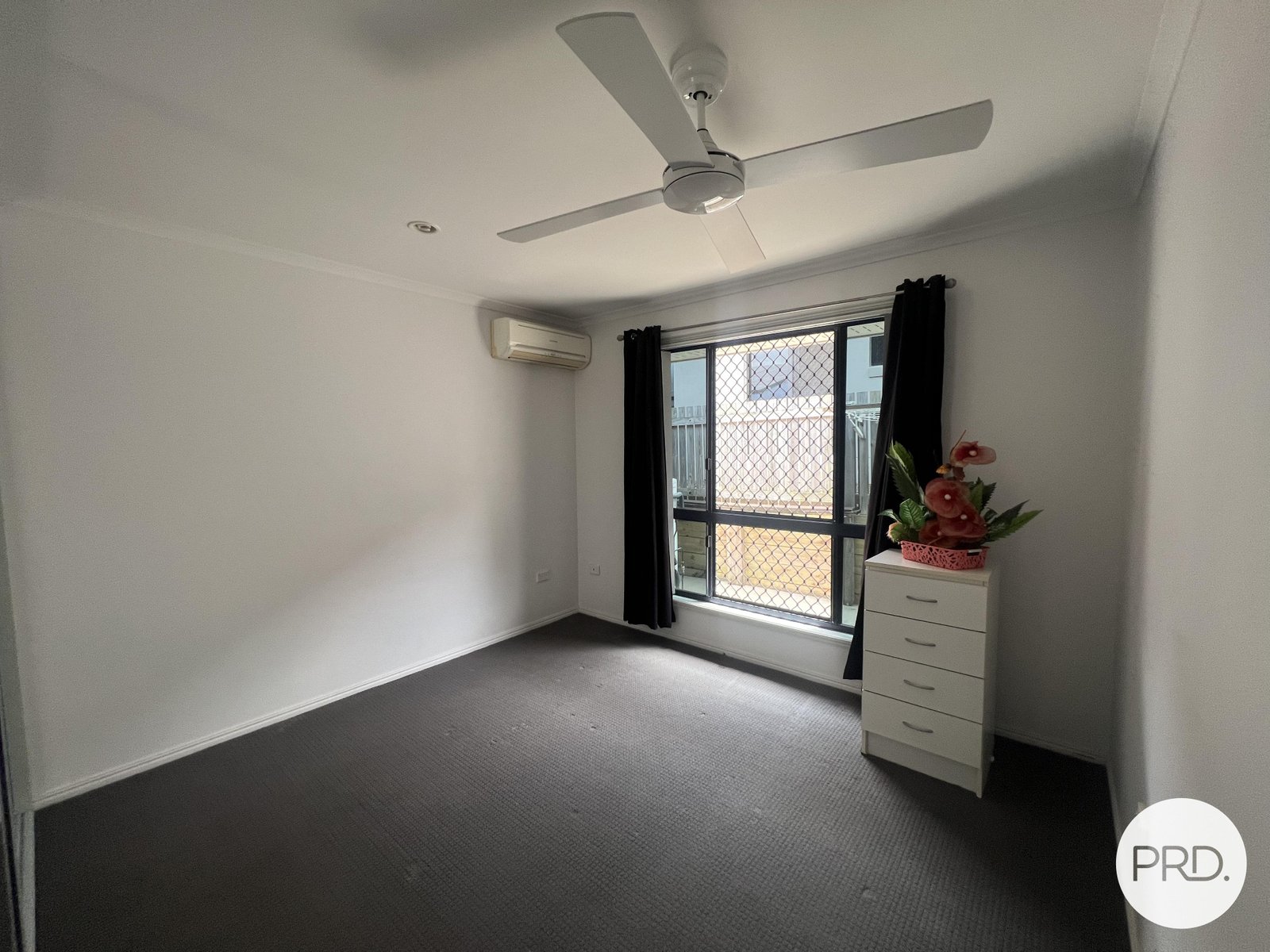 19 BAUHINIA Street BOYNE ISLAND 12