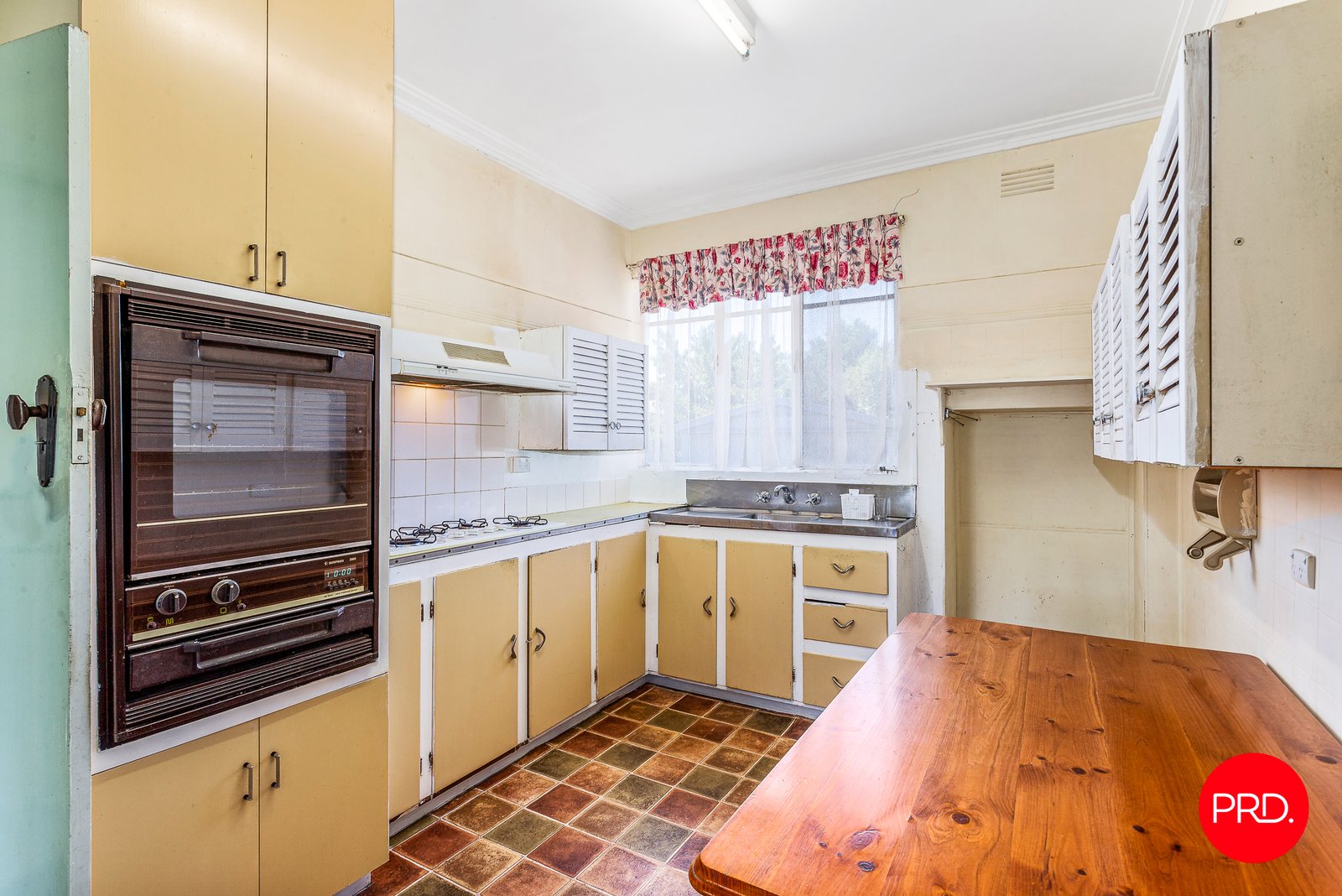 19 Bay Street GOLDEN SQUARE 4