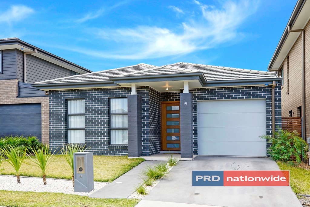 19 Bemurrah Street JORDAN SPRINGS 1