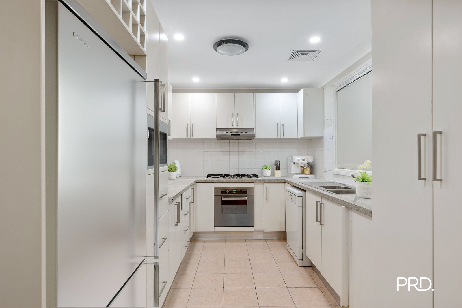 19 Bunsen Avenue EMERTON 3