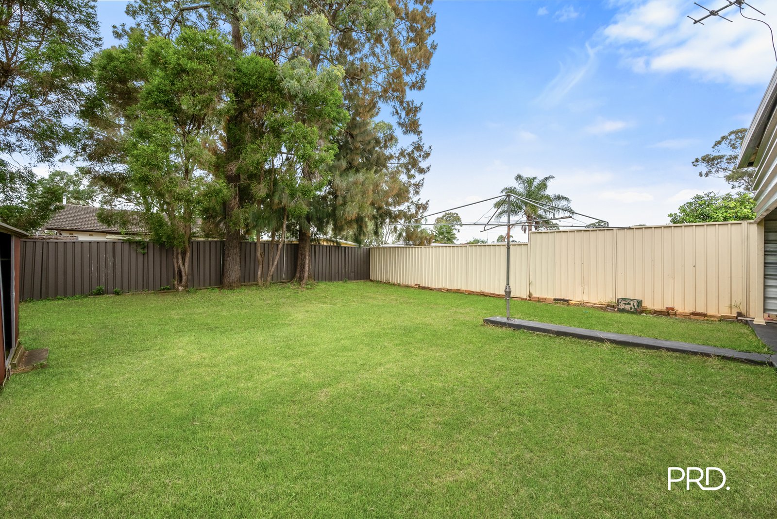 19 Bunsen Avenue EMERTON 9