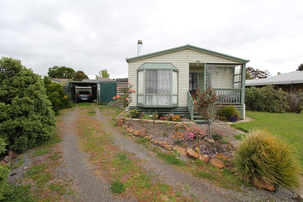 19 Burke Street BEAUFORT 11