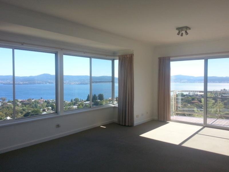 1/9 Capri Drive SANDY BAY 4