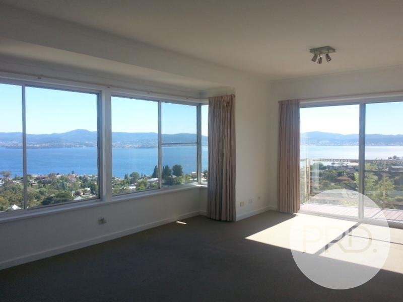 1/9 Capri Drive SANDY BAY 4