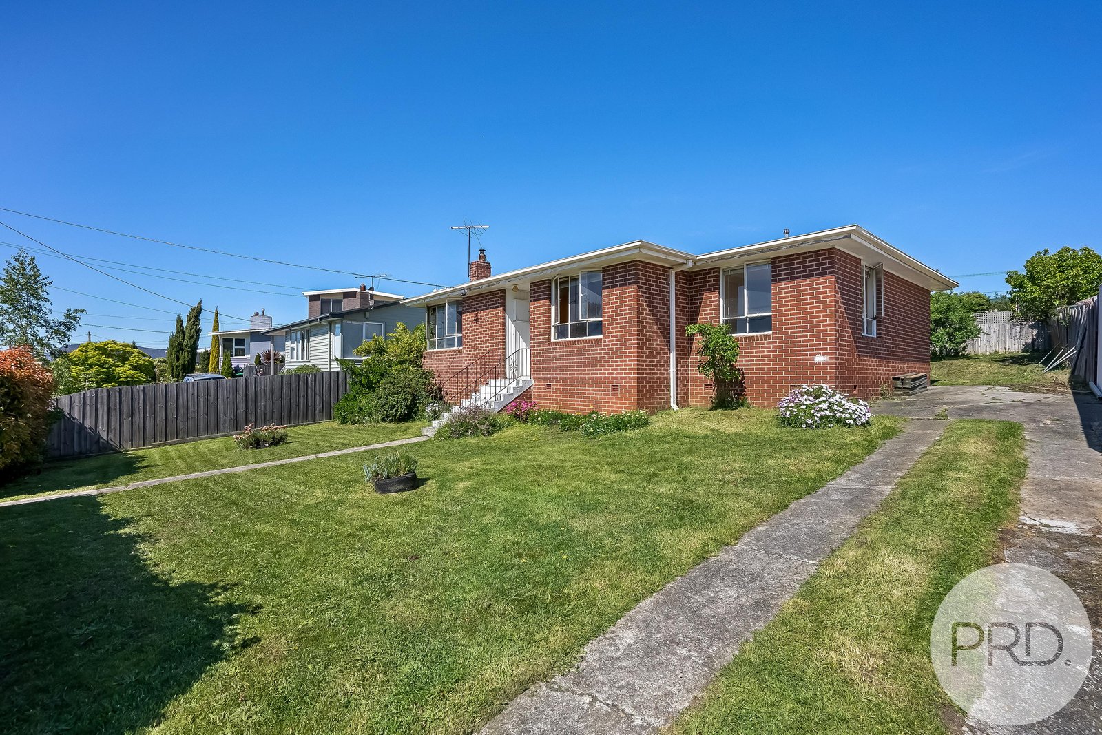 19 Centenary Crescent CLAREMONT 1