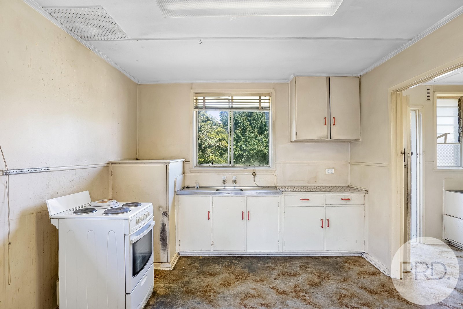 19 Centenary Crescent CLAREMONT 8