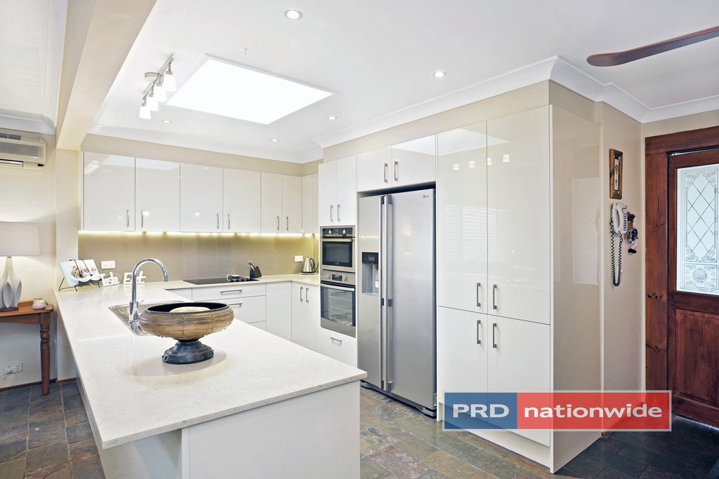 19 Chesterton Court CAMBRIDGE GARDENS 12