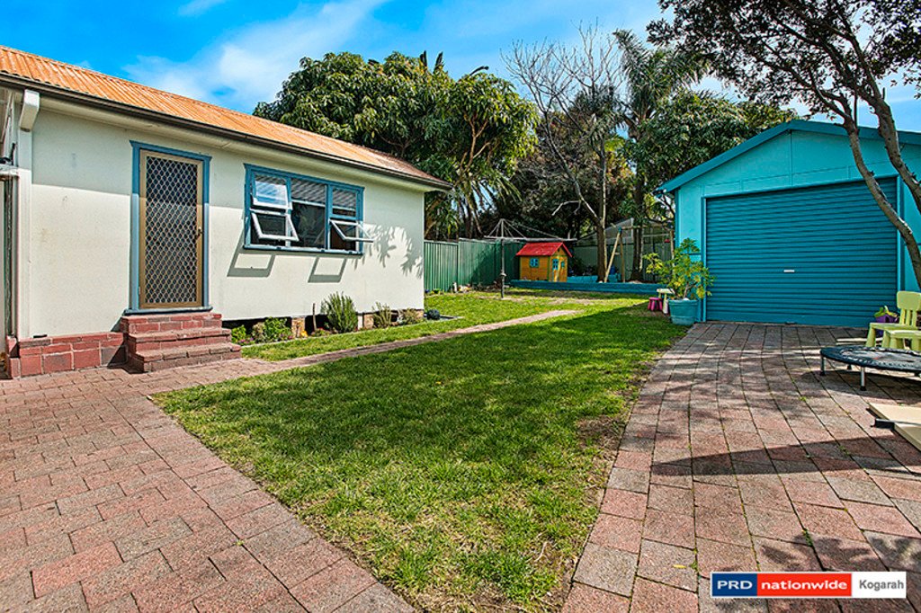 19 Colvin Avenue CARLTON 4