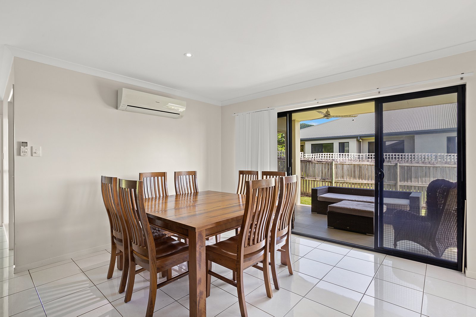 19 Companion Way CANNONVALE 4