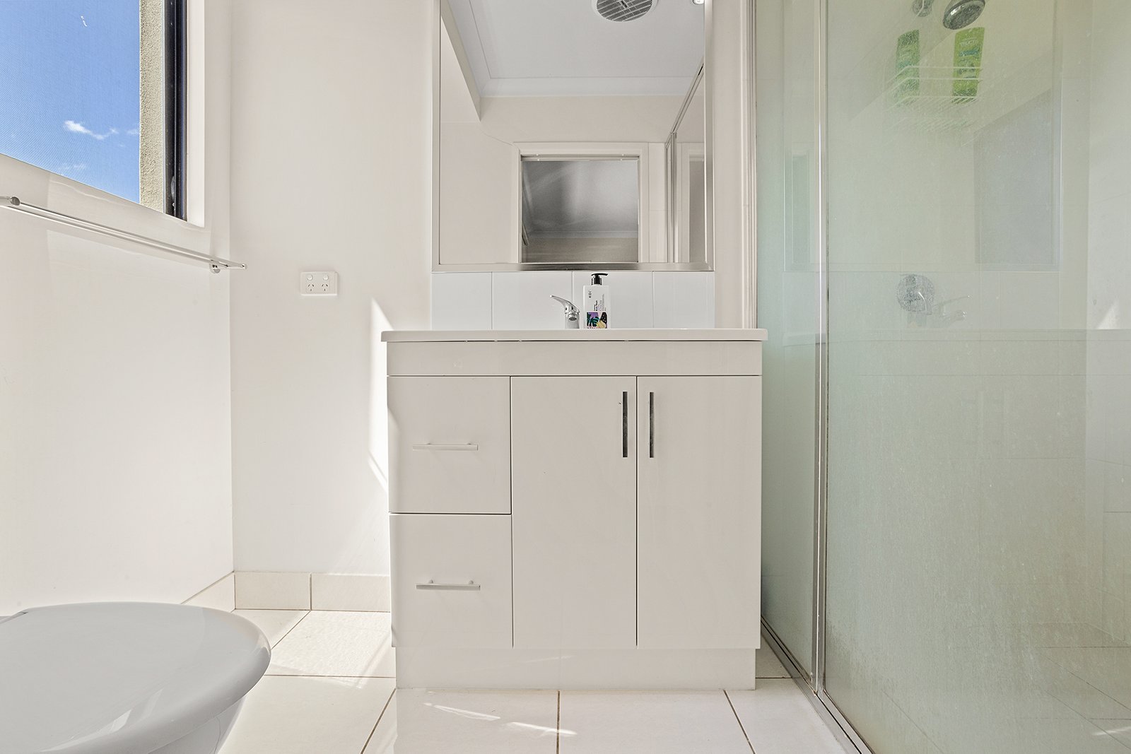 19 Companion Way CANNONVALE 9