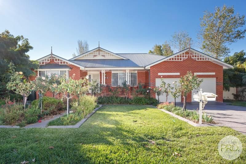 19 Cowan Place LLOYD 1