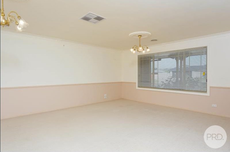 19 Cowan Place LLOYD 6