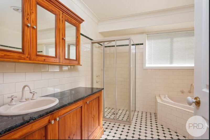 19 Cowan Place LLOYD 7