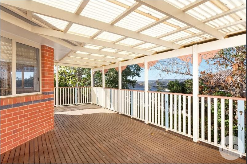 19 Cowan Place LLOYD 8