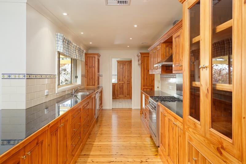 19 Cowan Place LLOYD 2