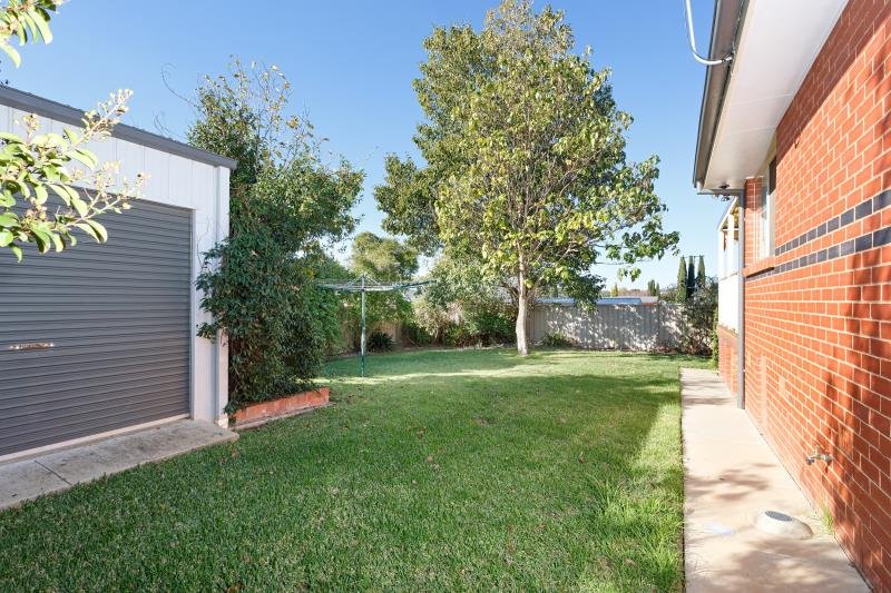 19 Cowan Place LLOYD 6