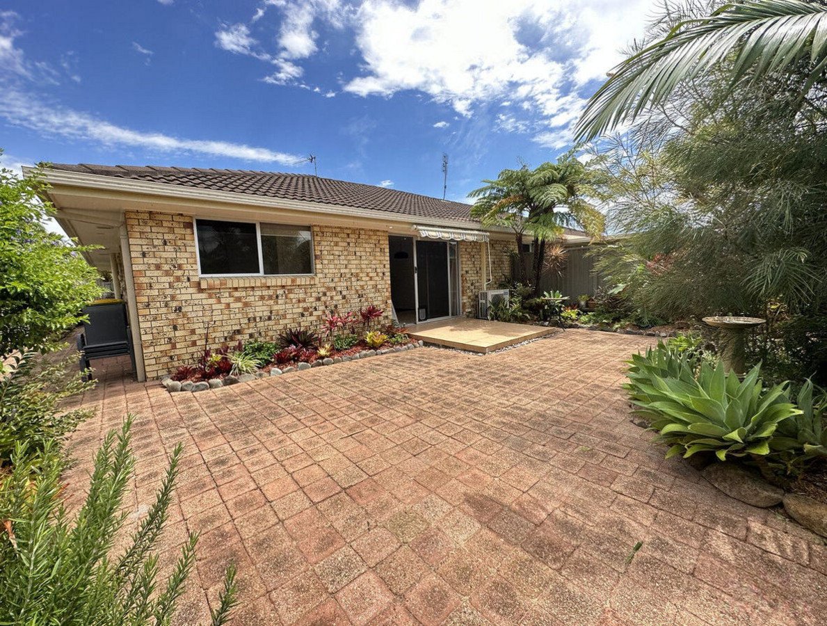 1/9 Crimson Court Miami 12