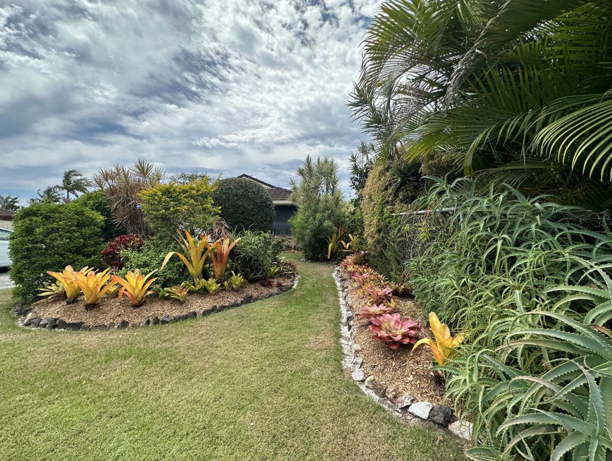 1/9 Crimson Court Miami 15