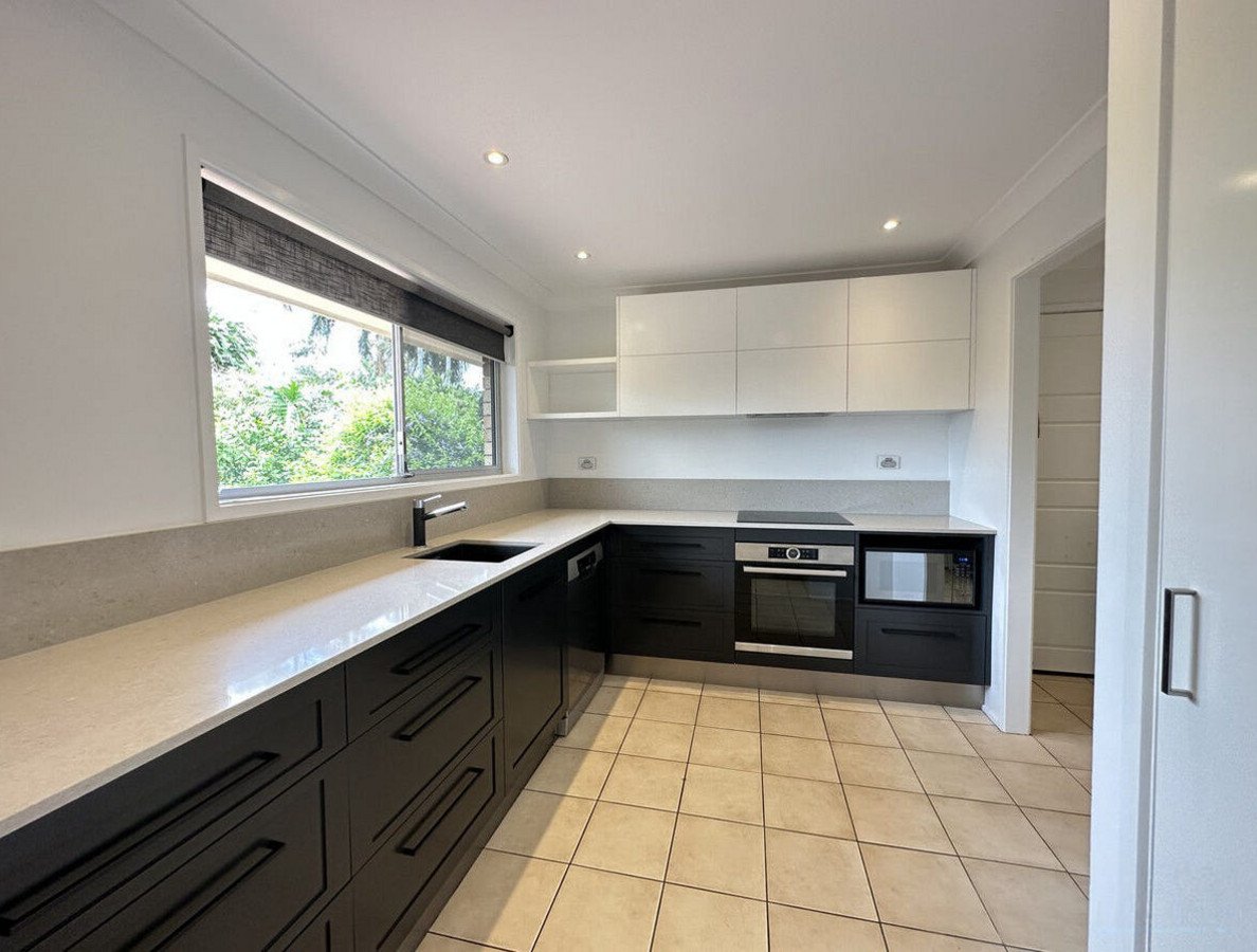 1/9 Crimson Court Miami 5