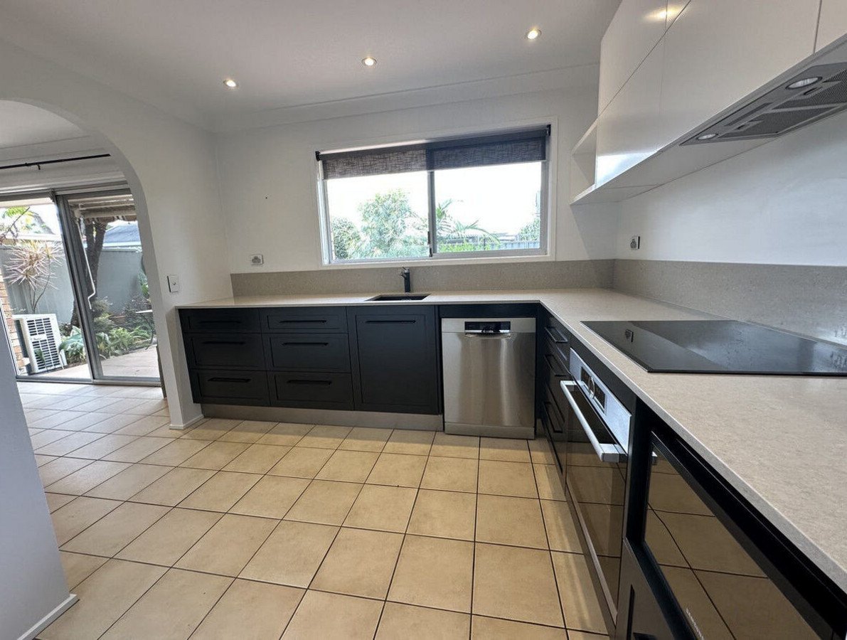 1/9 Crimson Court Miami 6