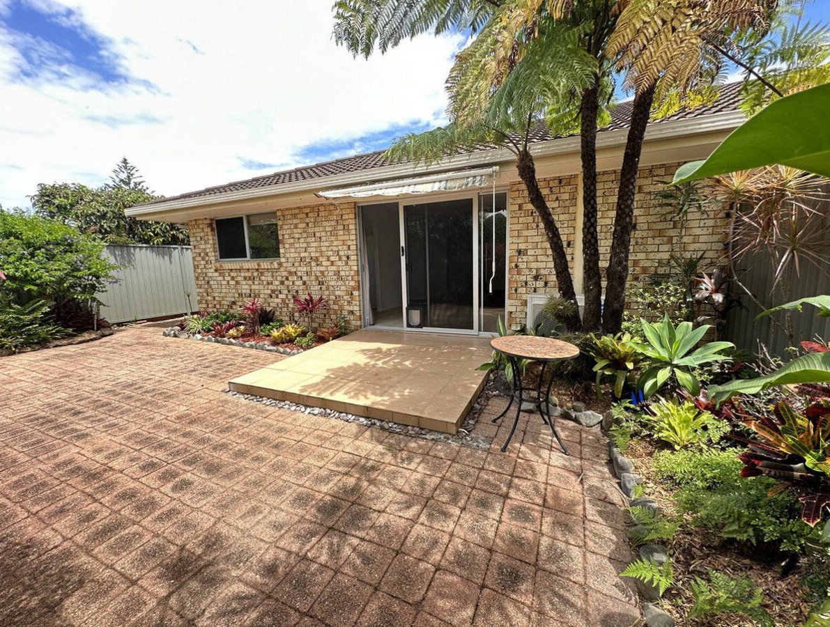 1/9 Crimson Court Miami 13