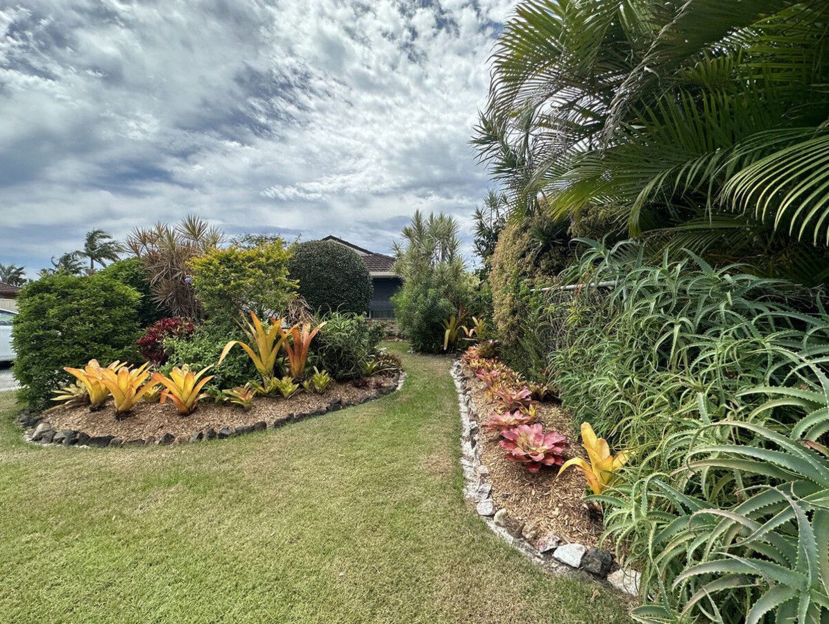 1/9 Crimson Court Miami 15