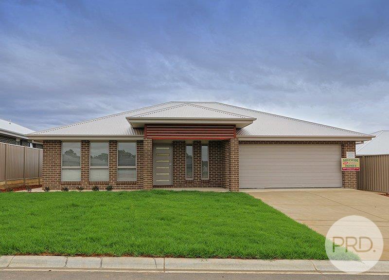 19 Darcy Drive BOOROOMA 1