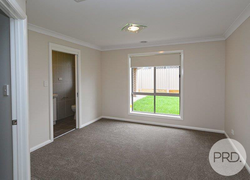 19 Darcy Drive BOOROOMA 7
