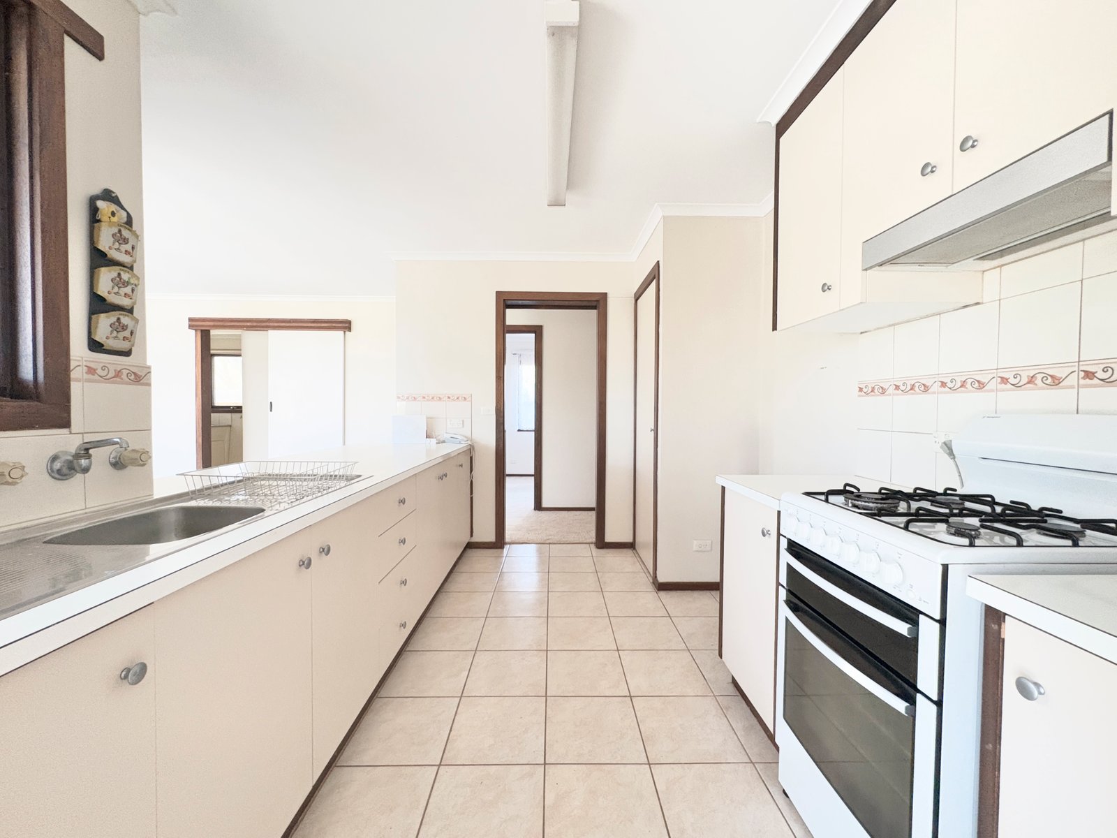Gallery: 19 Darrambal Crescent