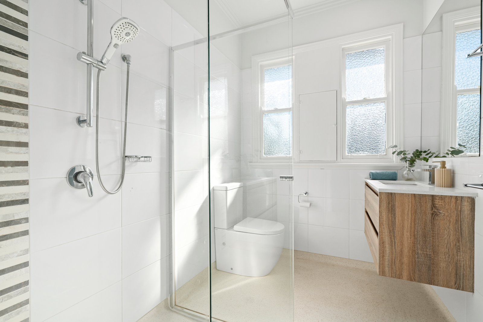 Real Estate and Property in 19 Delos Street, Oakleigh South, VIC