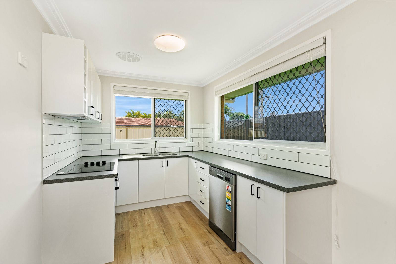 19 Denawen Street PALM BEACH 4