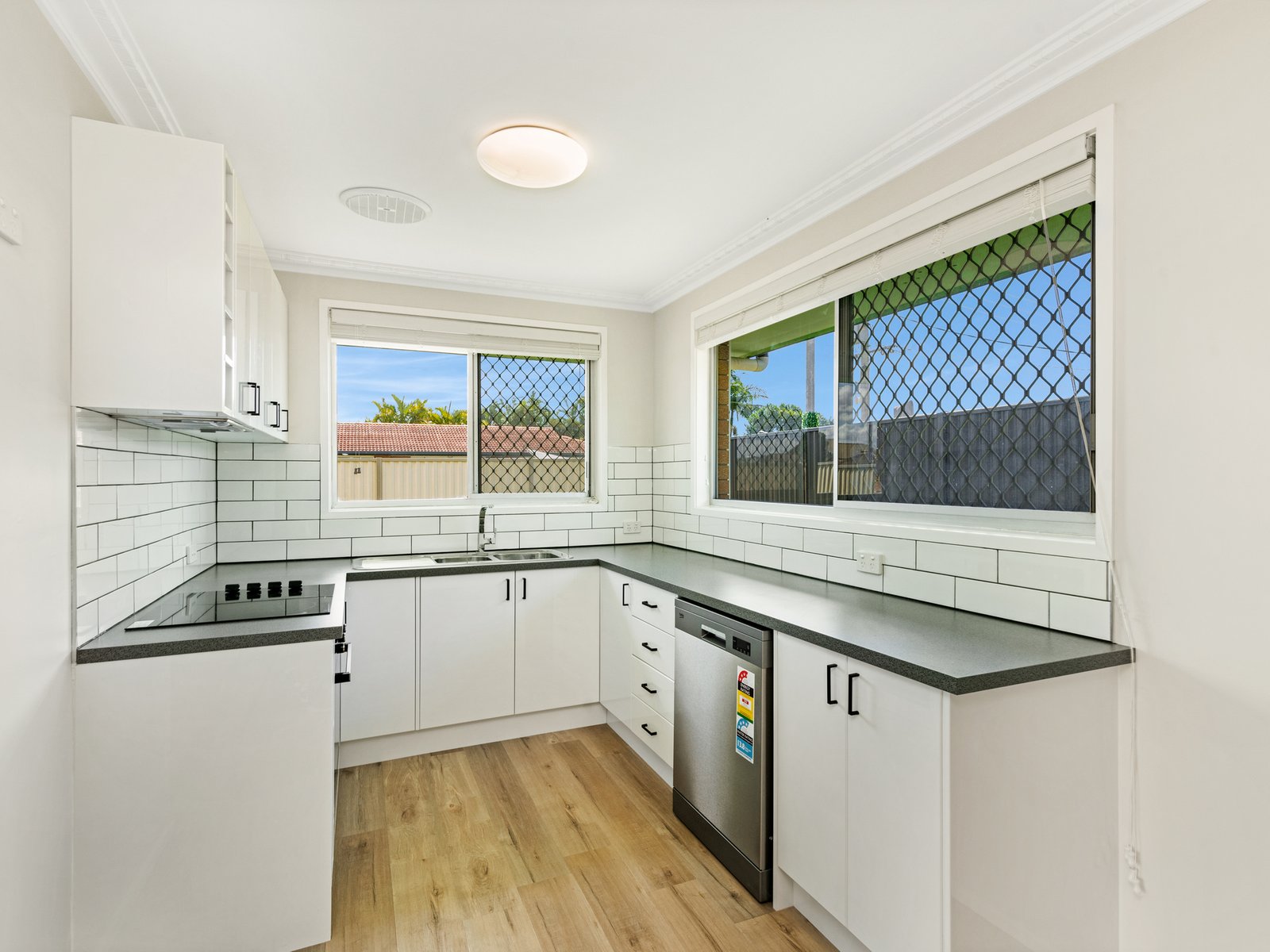 19 Denawen Street PALM BEACH 4