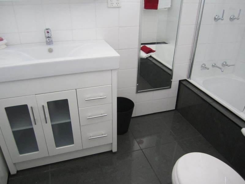 19 Diane Street TAMWORTH 5