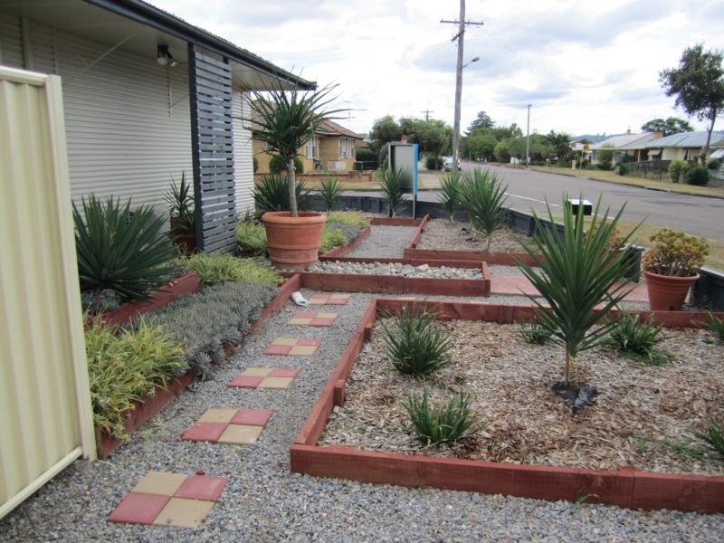 19 Diane Street TAMWORTH 8