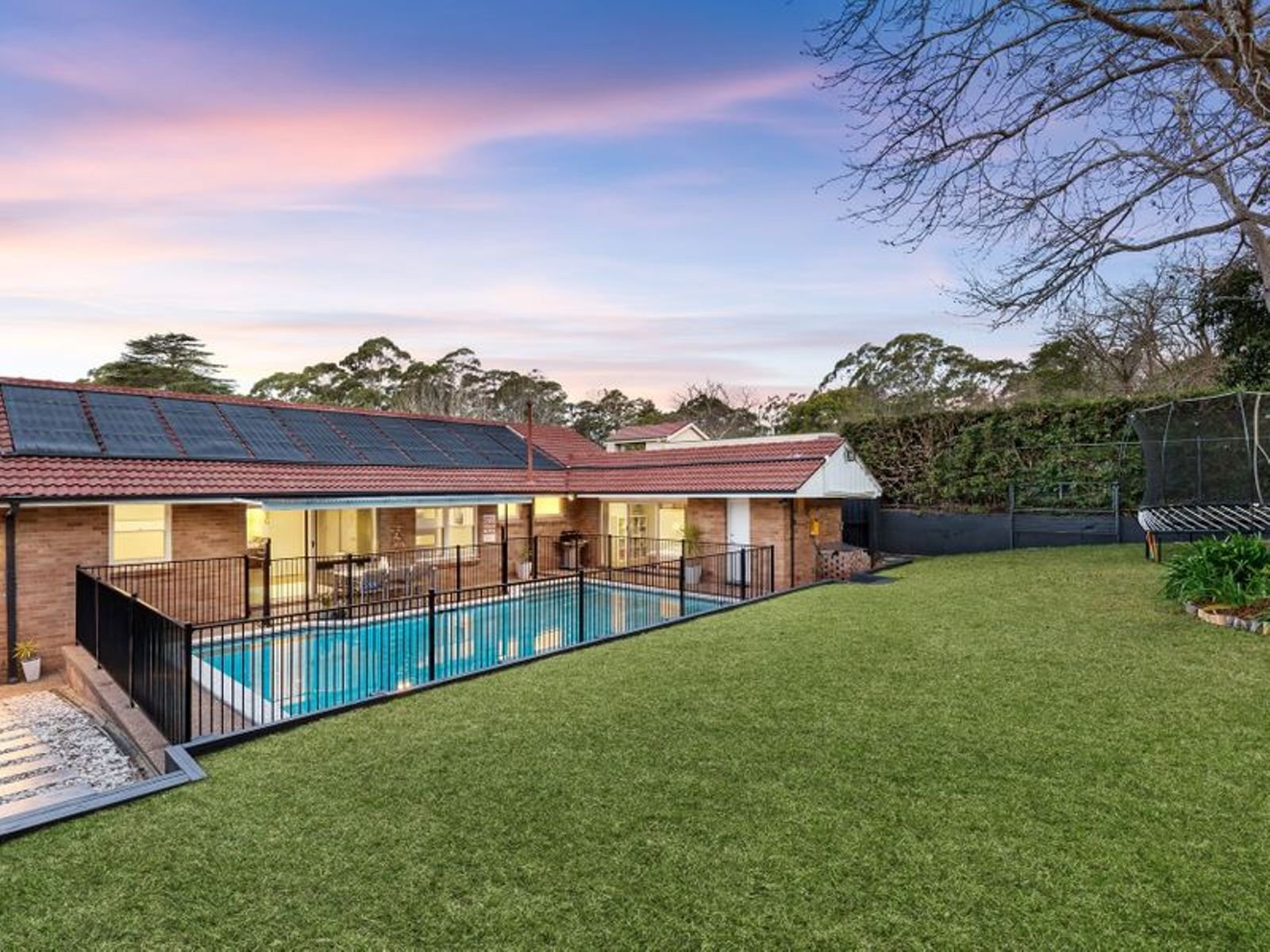 19 Dorset Drive, ST IVES NSW 2075