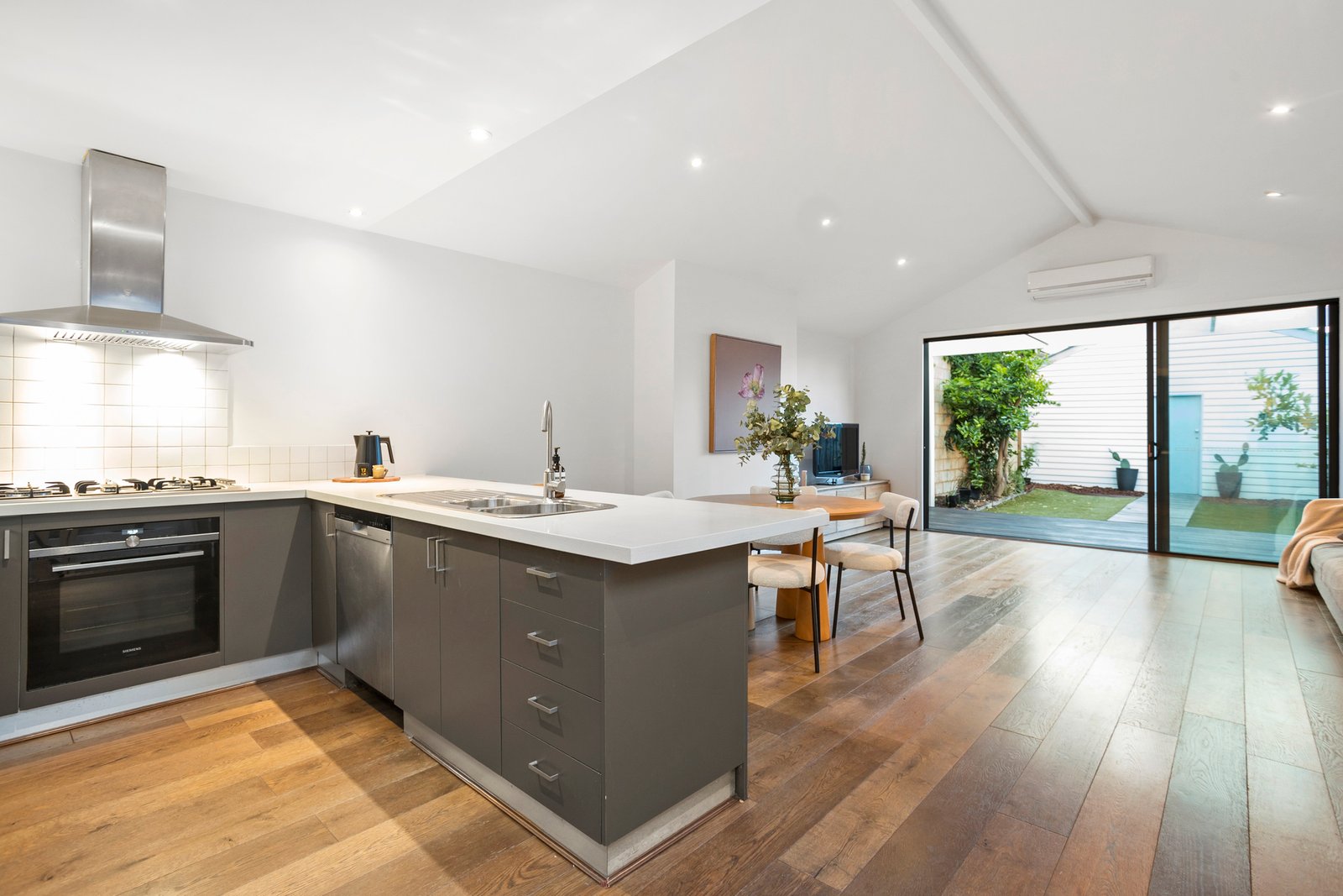 Gallery: 19 Dover Road