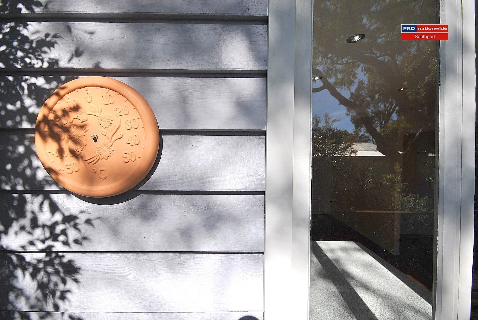 19 Echlin Street LABRADOR 16