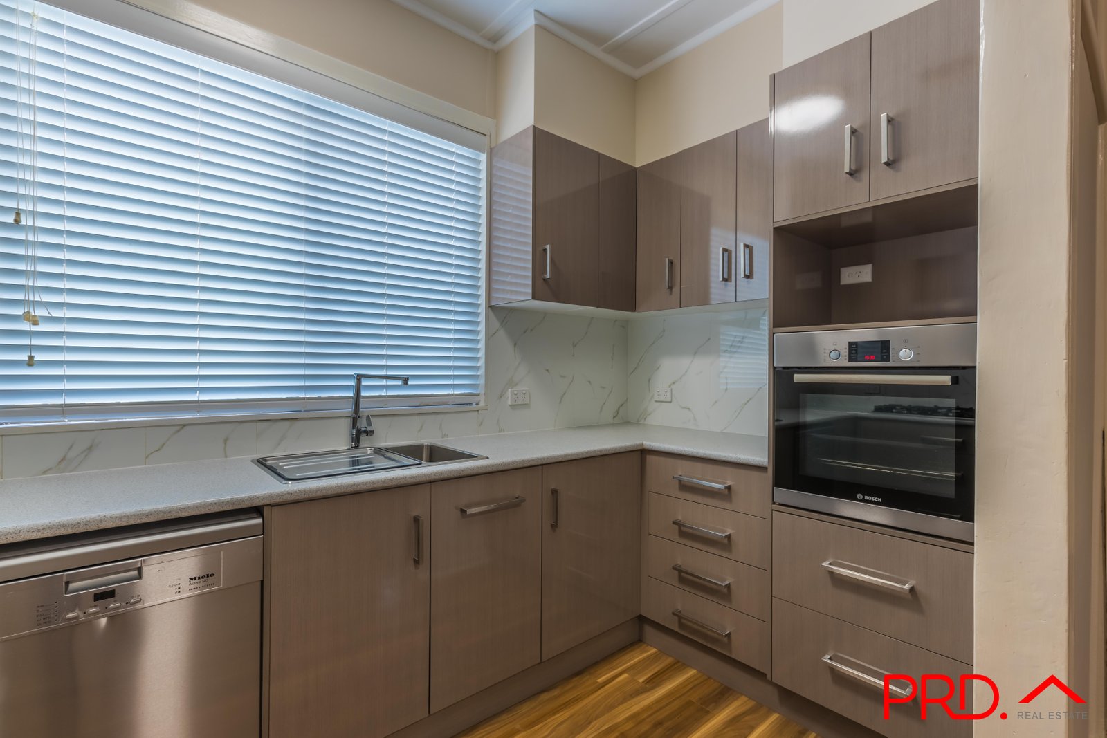 19 Edgeroy Street TAMWORTH 4