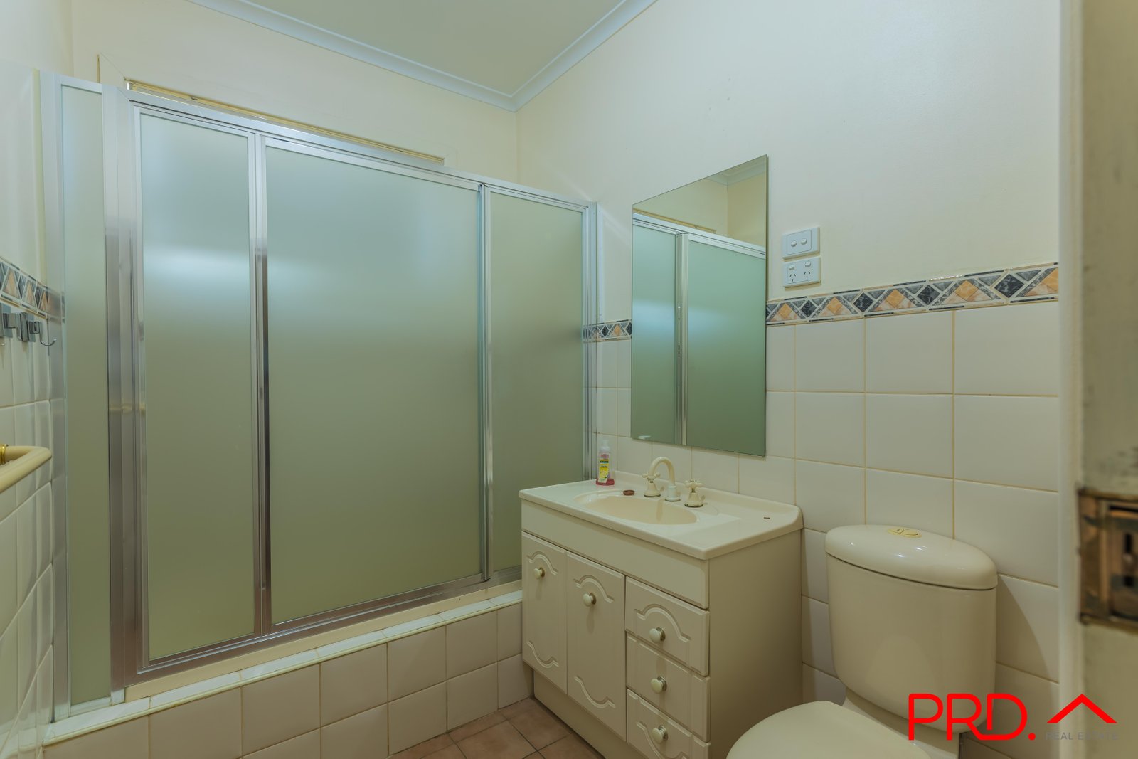 19 Edgeroy Street TAMWORTH 8