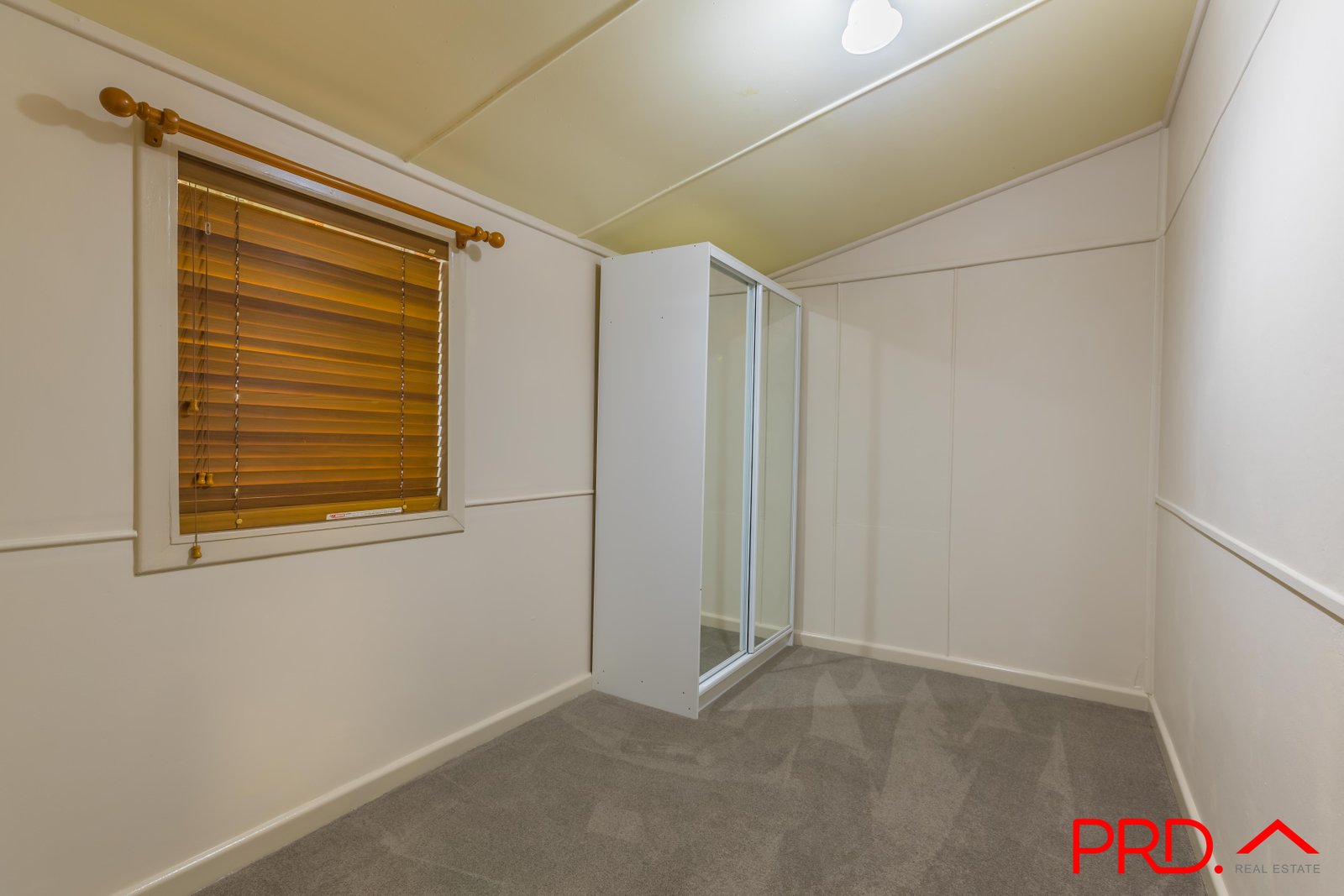 19 Edgeroy Street TAMWORTH 10