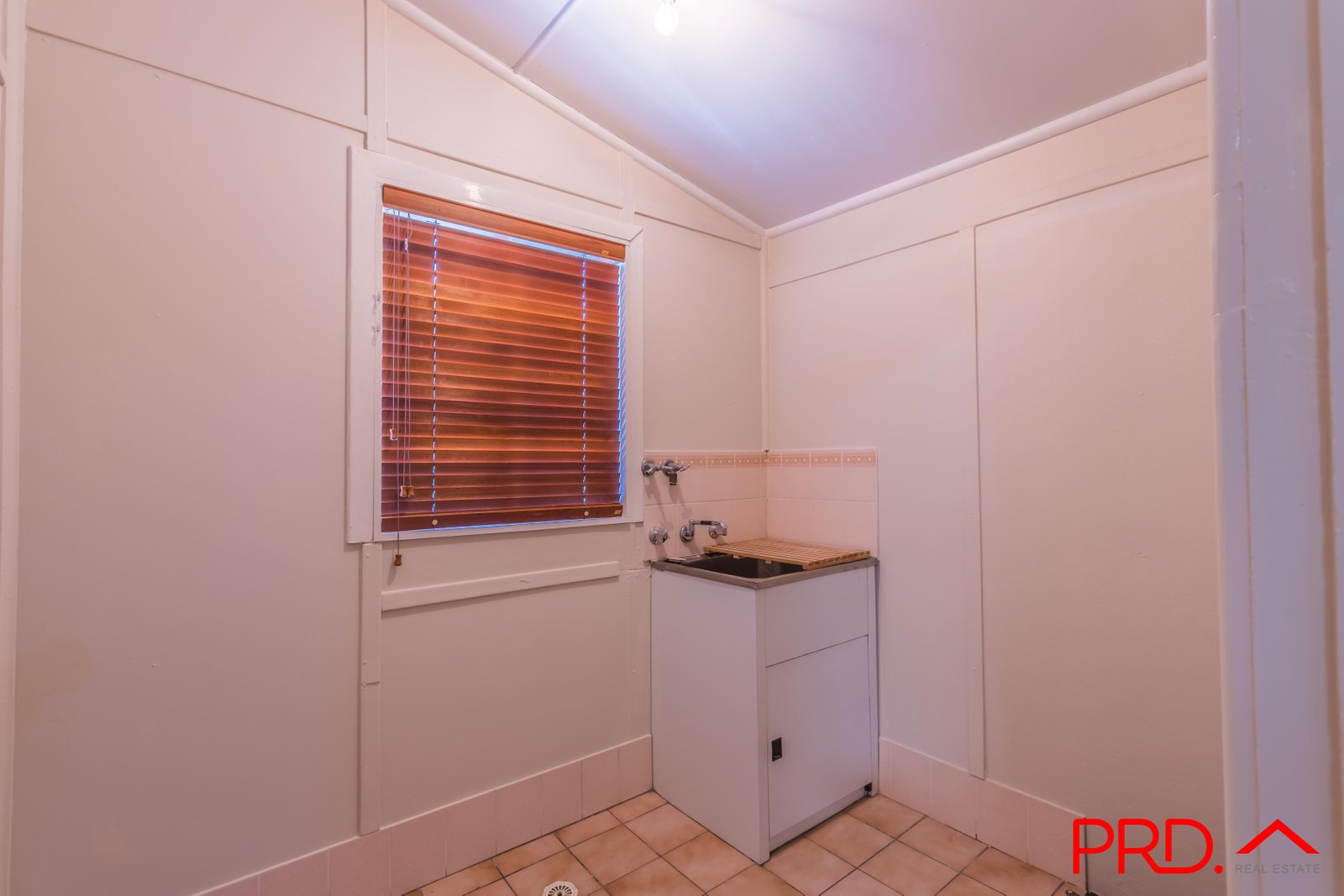19 Edgeroy Street TAMWORTH 11