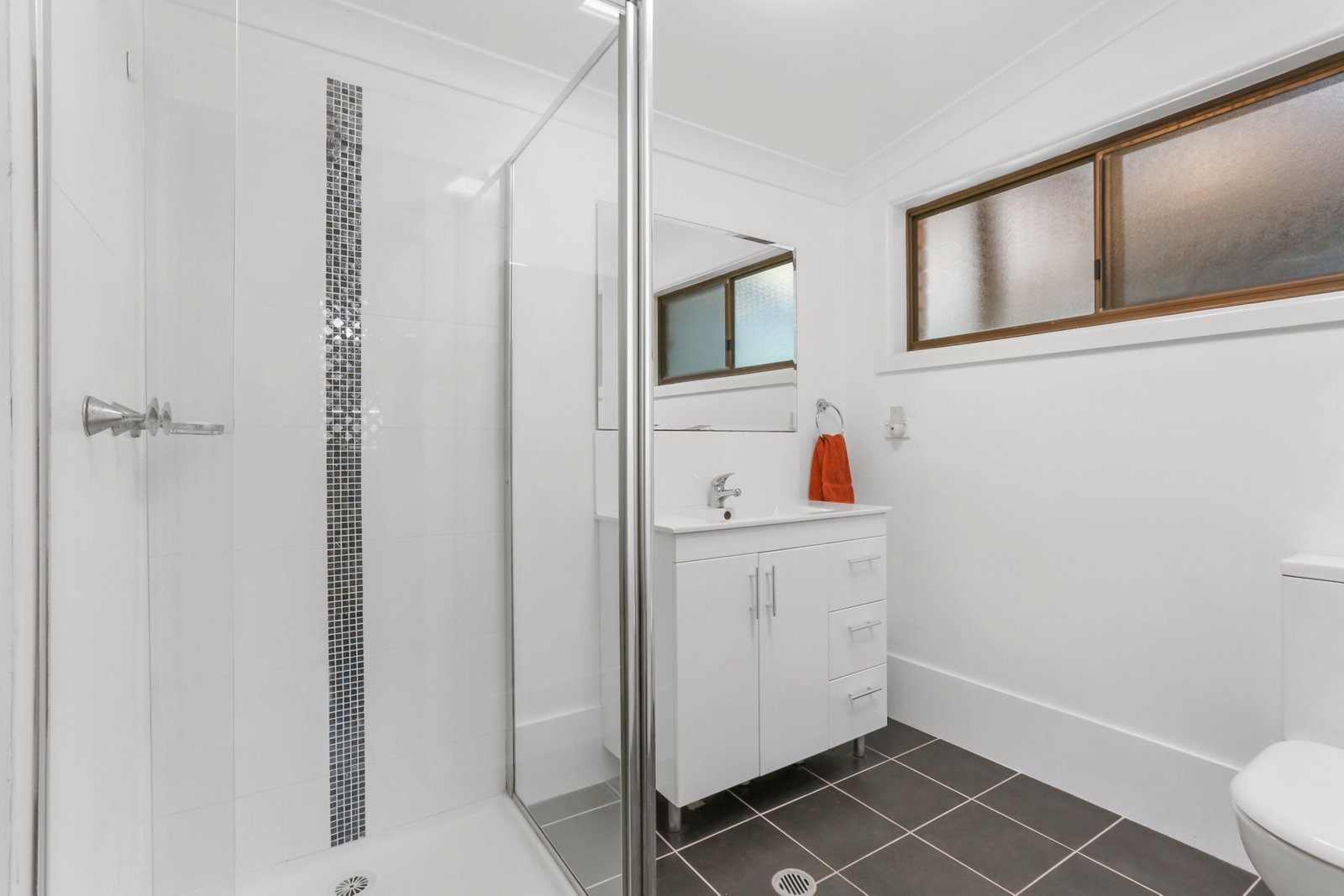 19 Elouera Crescent KANAHOOKA 8