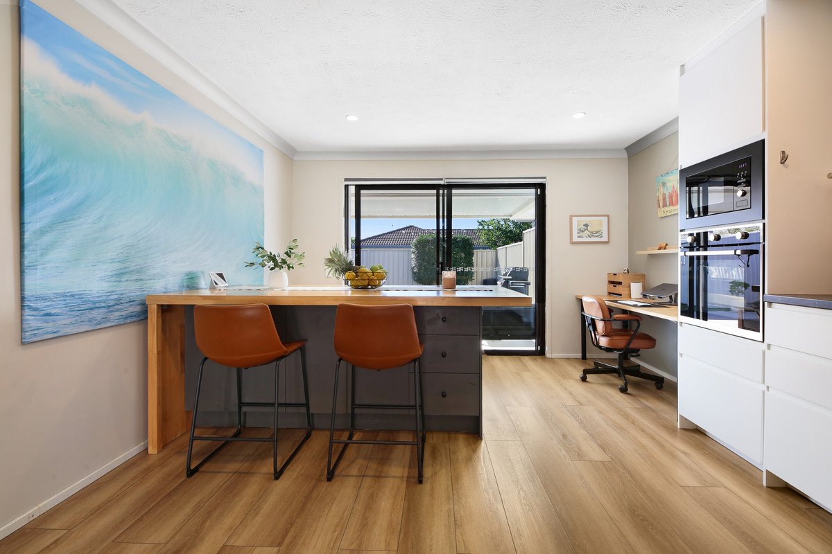 1/9 Elwood Court BURLEIGH WATERS 12