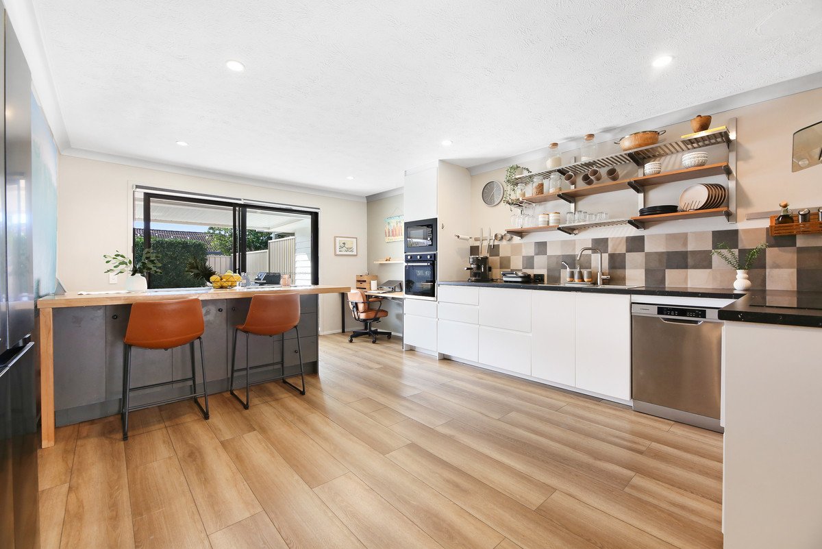 1/9 Elwood Court BURLEIGH WATERS 13