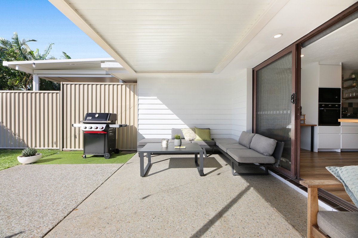 1/9 Elwood Court BURLEIGH WATERS 16