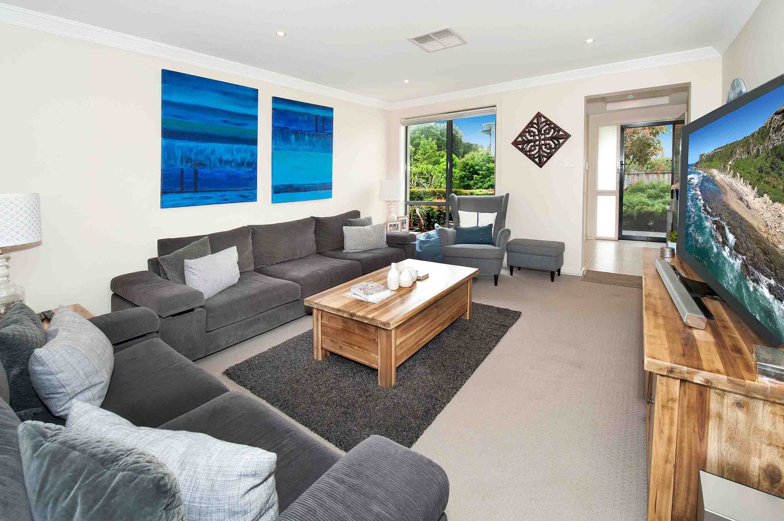 19 Esperance Close LITTLE BAY 2