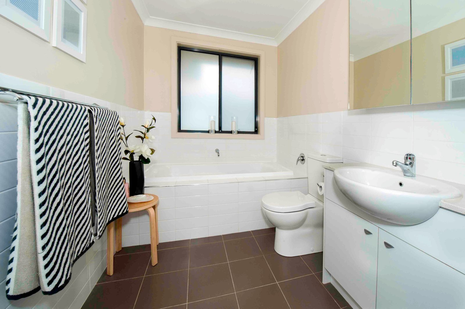 19 Esperance Close LITTLE BAY 7