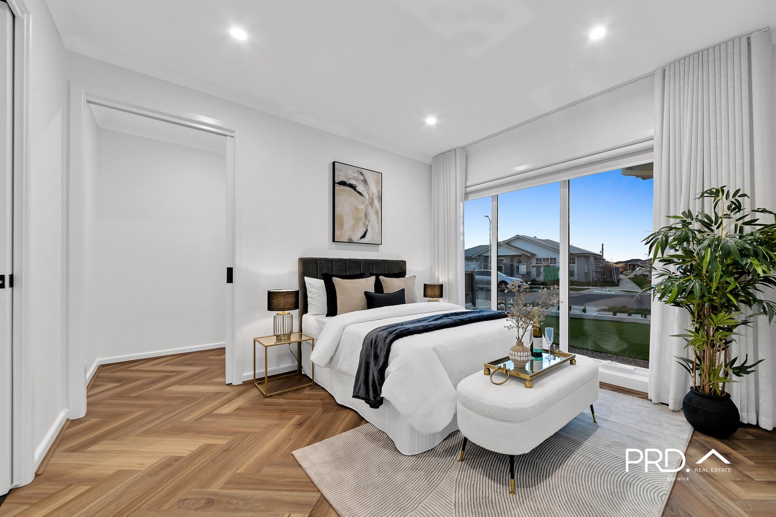 19 Everlasting Road OFFICER 3