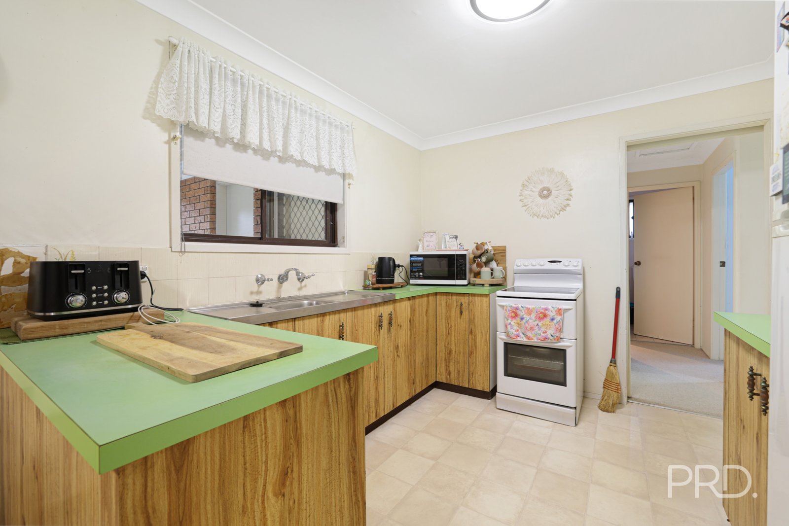 19 Flinders Street TAMWORTH 4