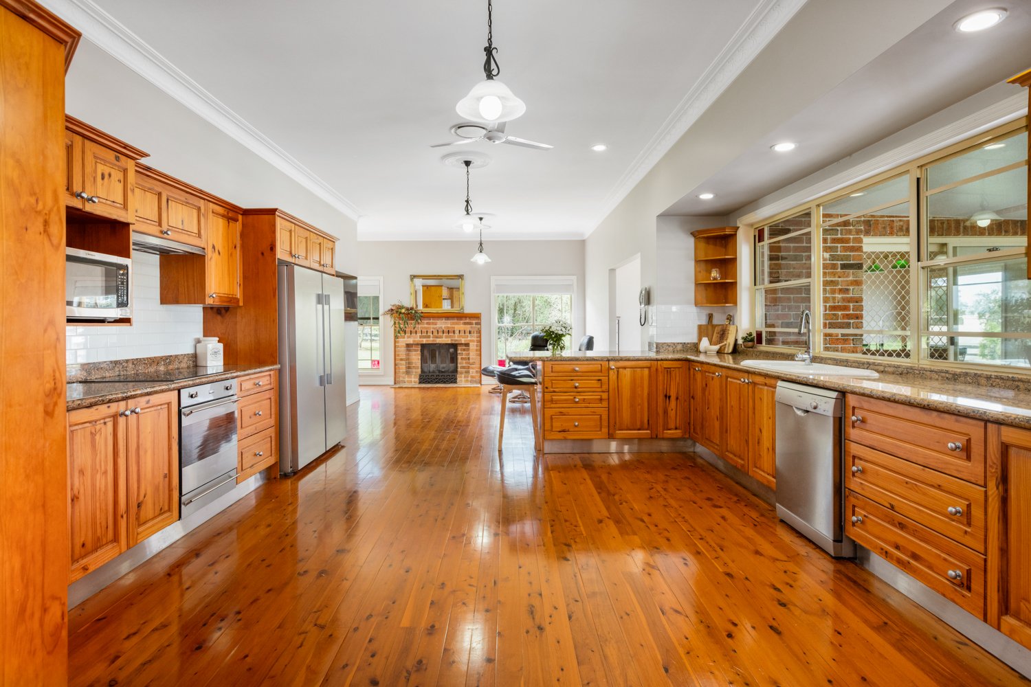 19 Forsythe Parade BLACK HILL 7